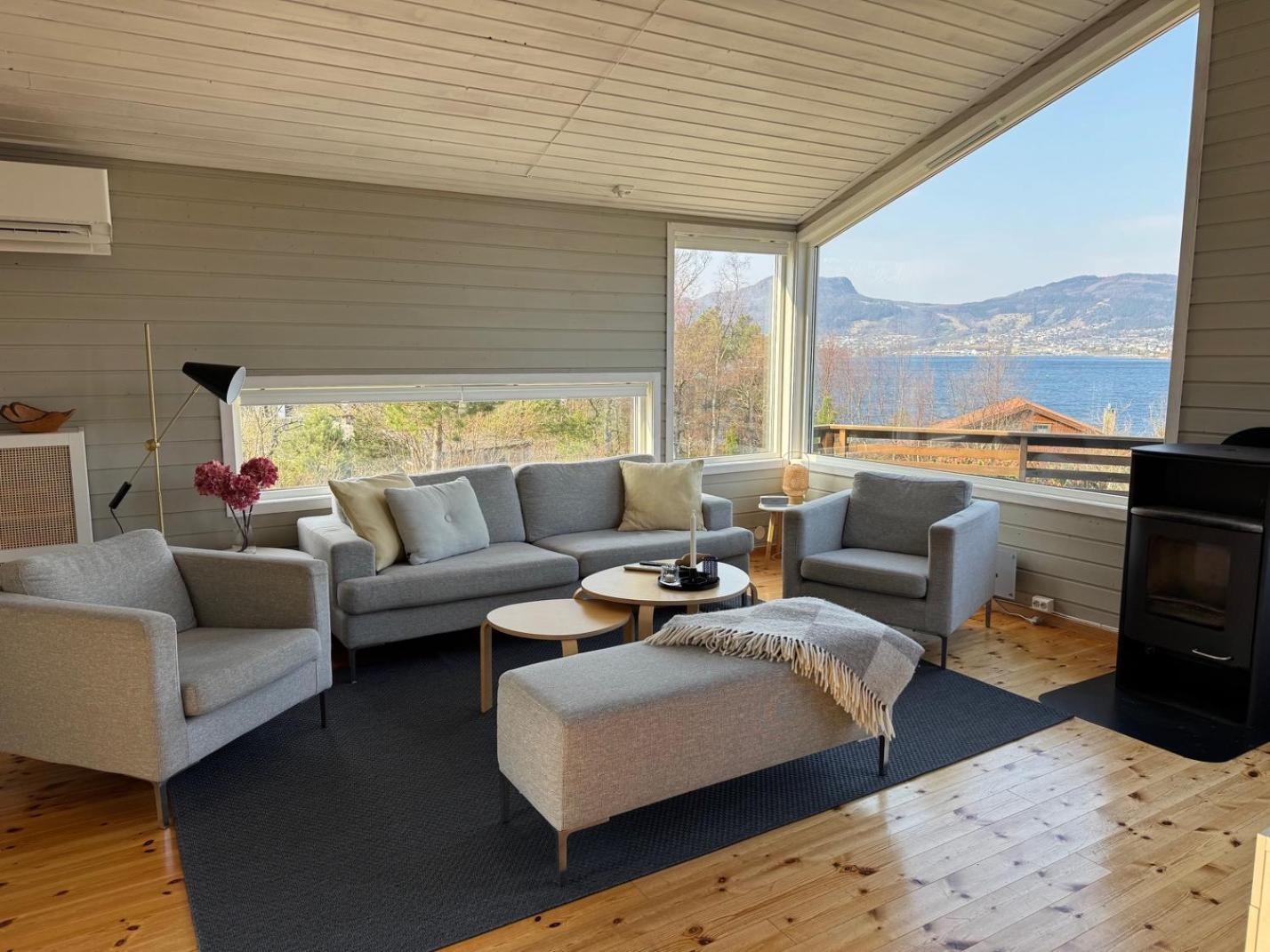 Charming House Located By The Fjord With The Pultpitrock Within Short Distance Jørpeland Exterior foto